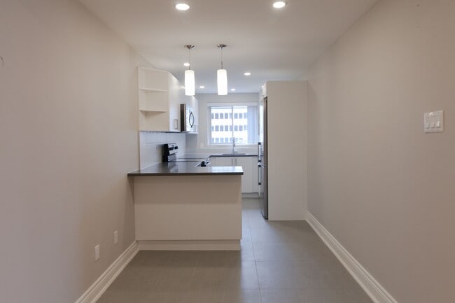 Building Photo - 3421 Rue Drummond