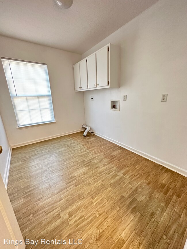 Building Photo - 4 br, 3 bath House - 22 Robins Court