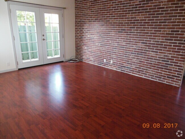 Building Photo - 833 54th St