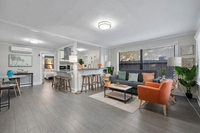 Building Photo - 551 SW 13th Ave