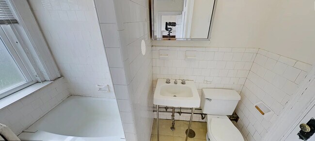 Foto del edificio - 1648 Massachusetts Ave