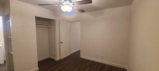 Foto del edificio - 1223 N Dysart Rd