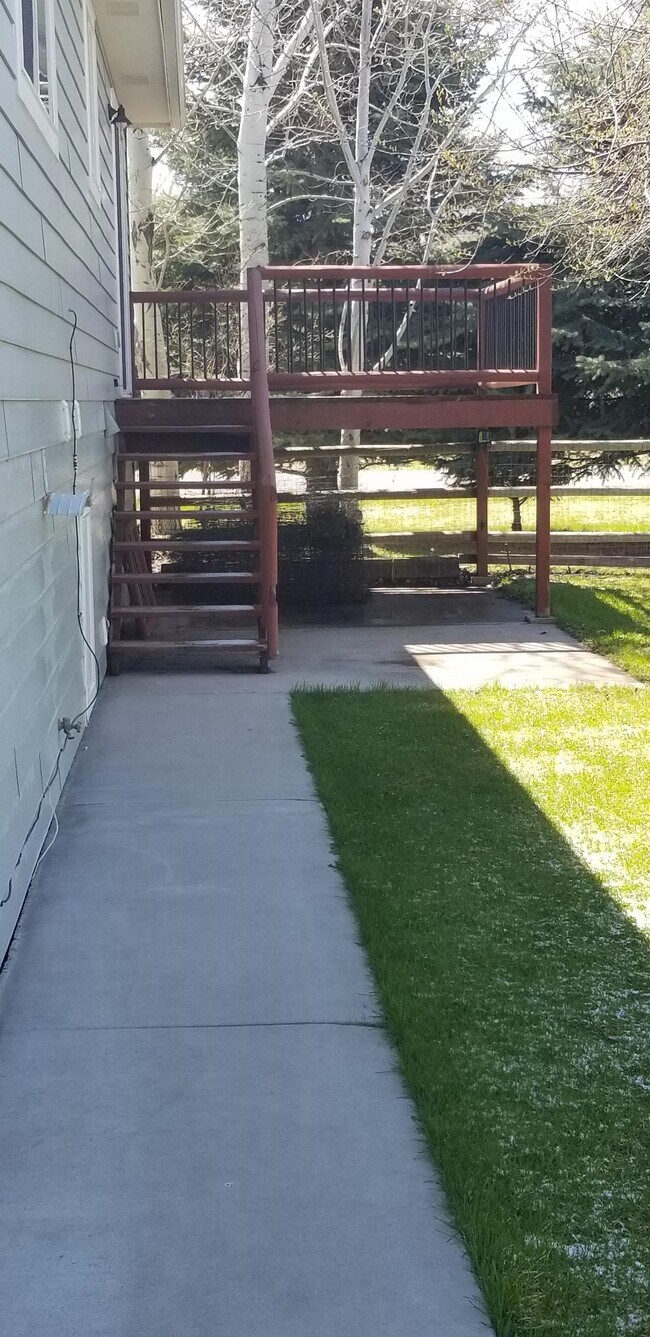 Foto del edificio - 341 Valley Grove Dr