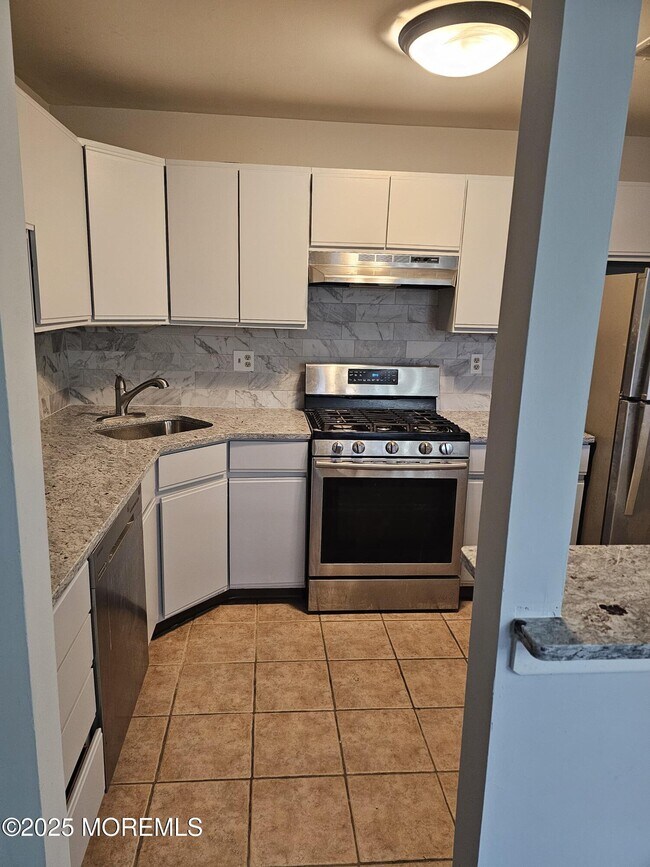 Building Photo - 604 Woodhaven Dr