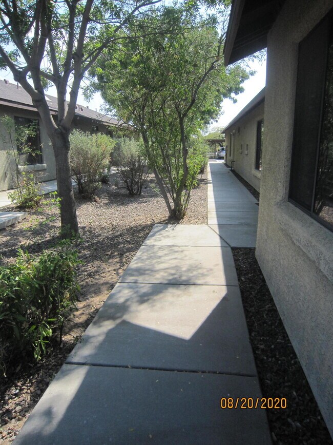 Building Photo - 2501 S Pantano Pkwy