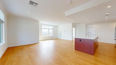 Interior Photo - The Franklin at Hancock Village