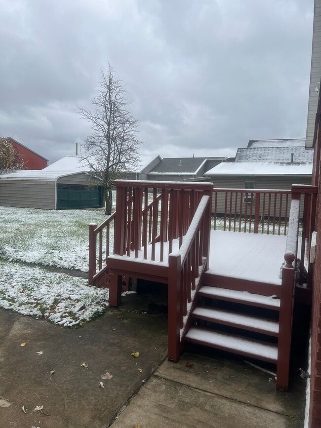 Building Photo - Large 3 Bed 2 Bath House