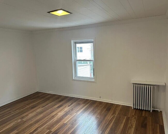 Foto del edificio - 296 Webster Ave