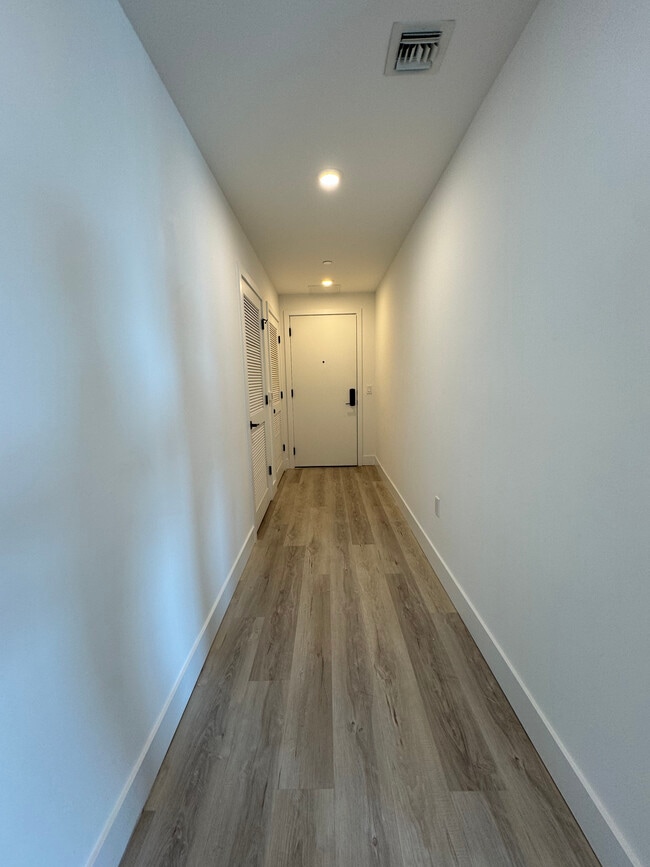 Building Photo - 47 NW 30th St