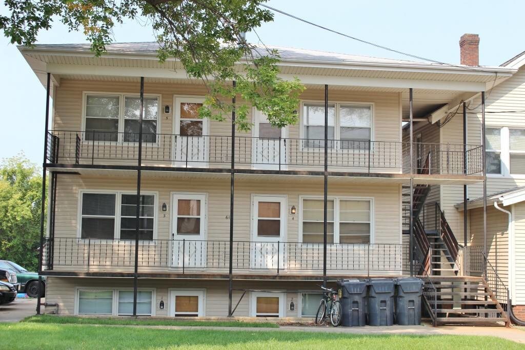 front of building on Van Buren Street - 611 S Van Buren St