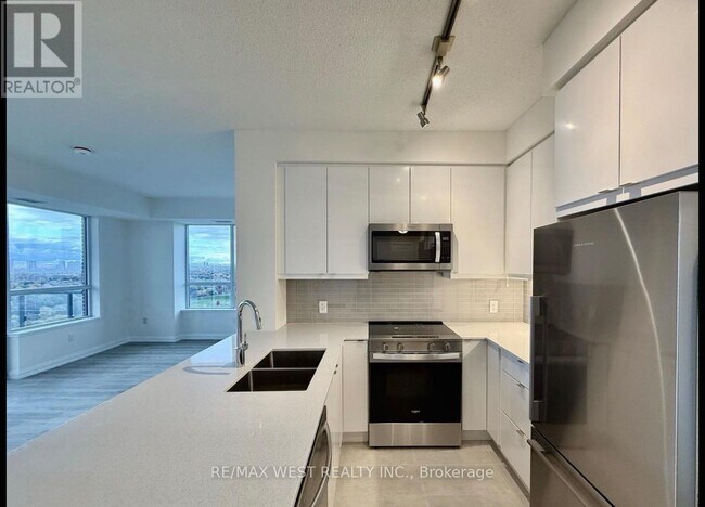 Building Photo - 3260 Sheppard Ave E