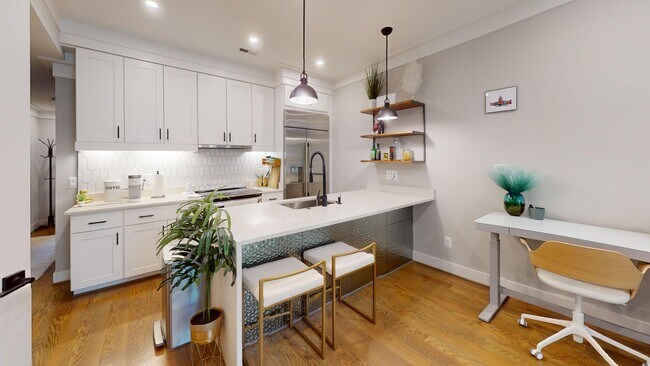 Foto del edificio - Capitol Hill Fully Furnished Three Bedroom...