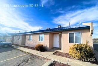 Building Photo - 615 Vancouver Rd SE