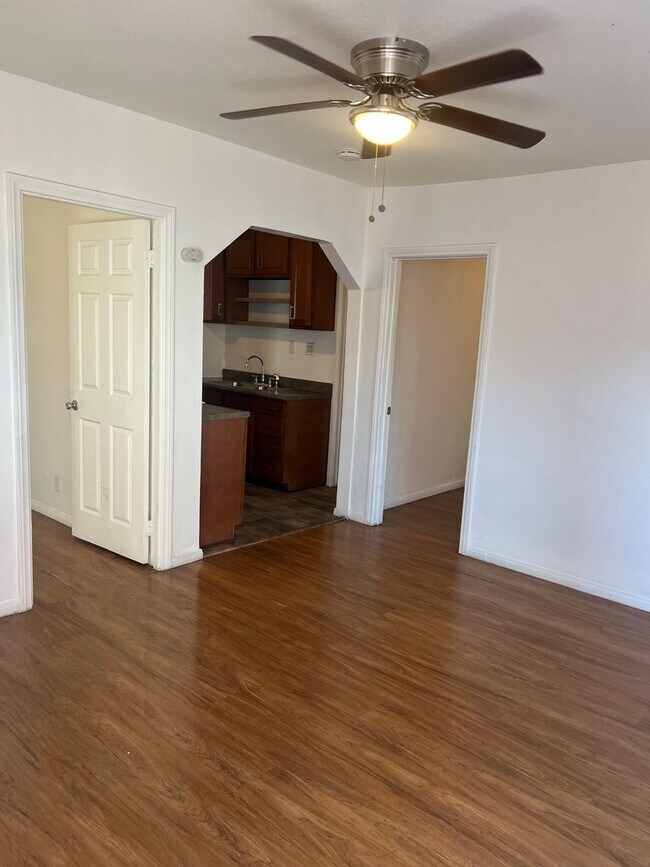 Foto del edificio - E1077F