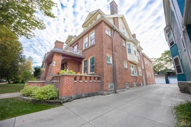 Foto del edificio - 114 Ashland Ave