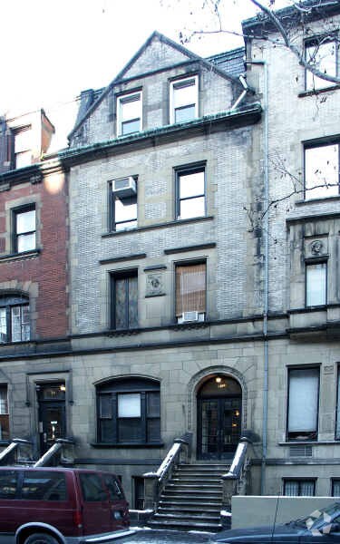 Building Photo - 57 W 73rd St