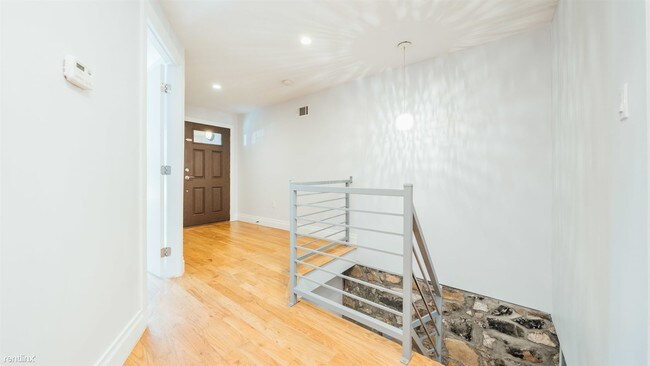 Building Photo - 759 Marcy Ave