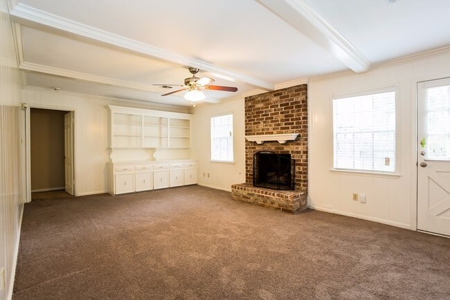 Building Photo - 1703 Castlerock Dr