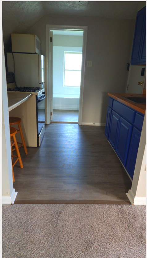 Building Photo - Bright 1-Bed Gem in Cincinnati — Updated, Spacious, and a Fantastic Value