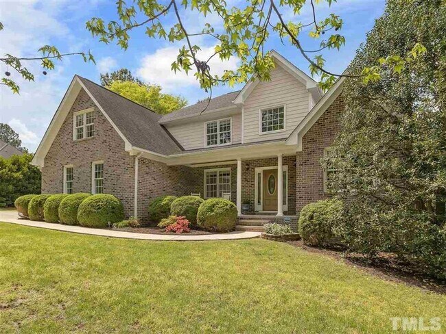 Foto del edificio - Beautiful Luxury Home In A Gated Community...