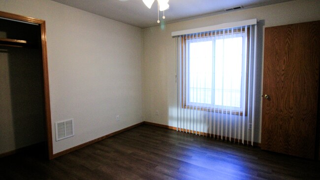 Building Photo - 1704 Coventry Ct