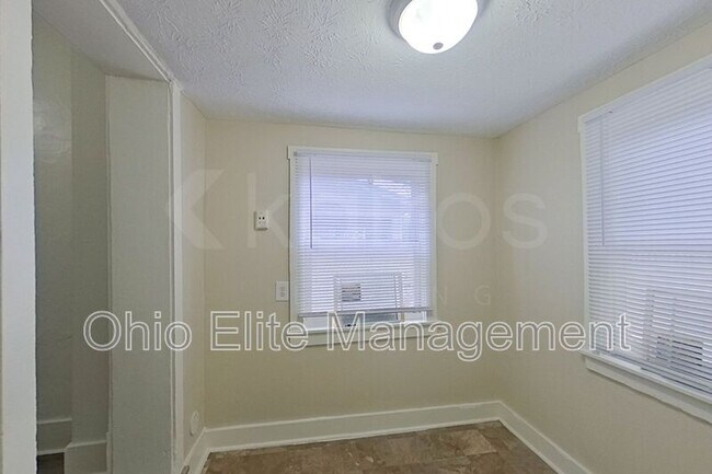 Foto del edificio - 331 Chittenden Ave