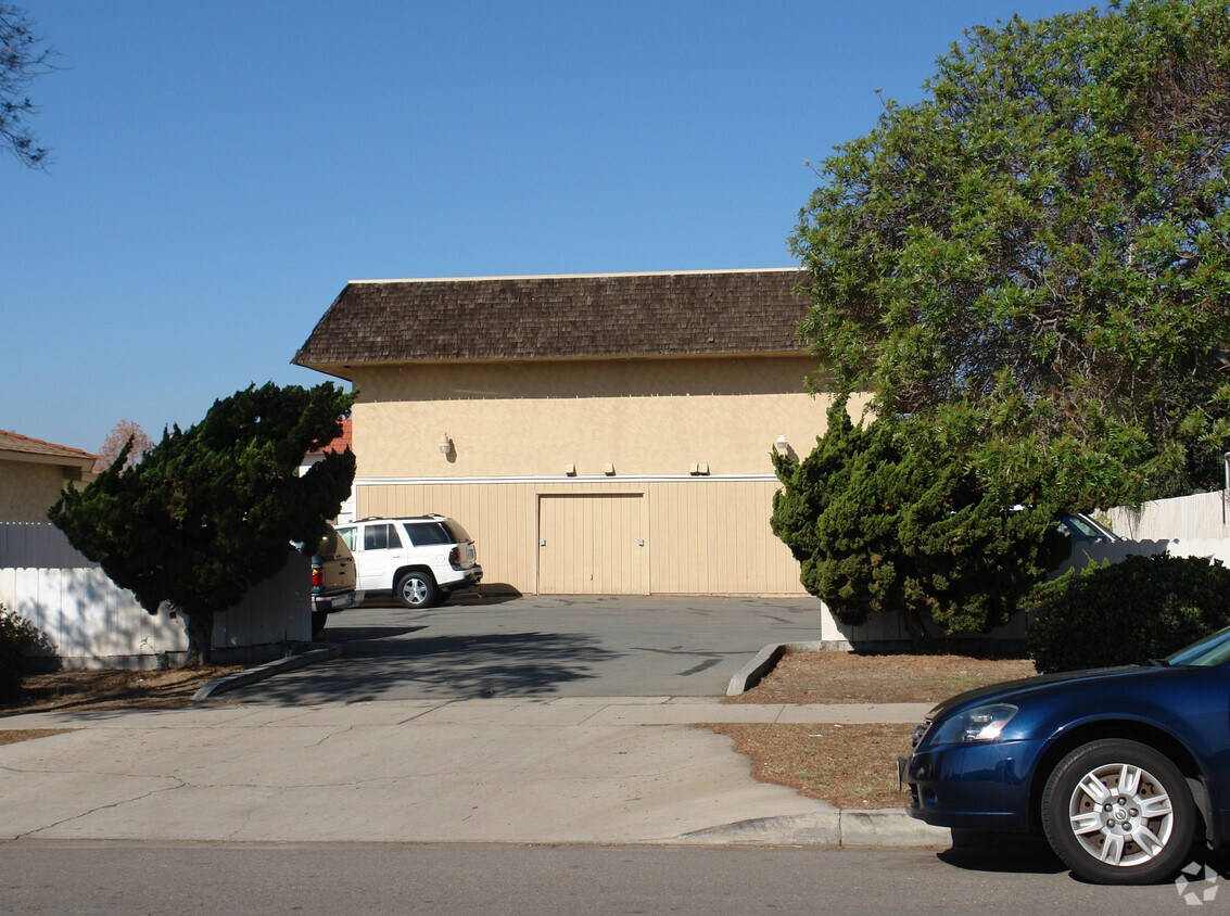 Building Photo - 251 Naples St