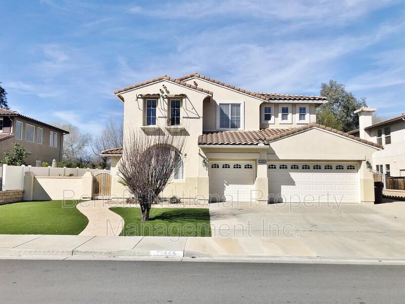 Foto principal - 23665 Hayes Ave