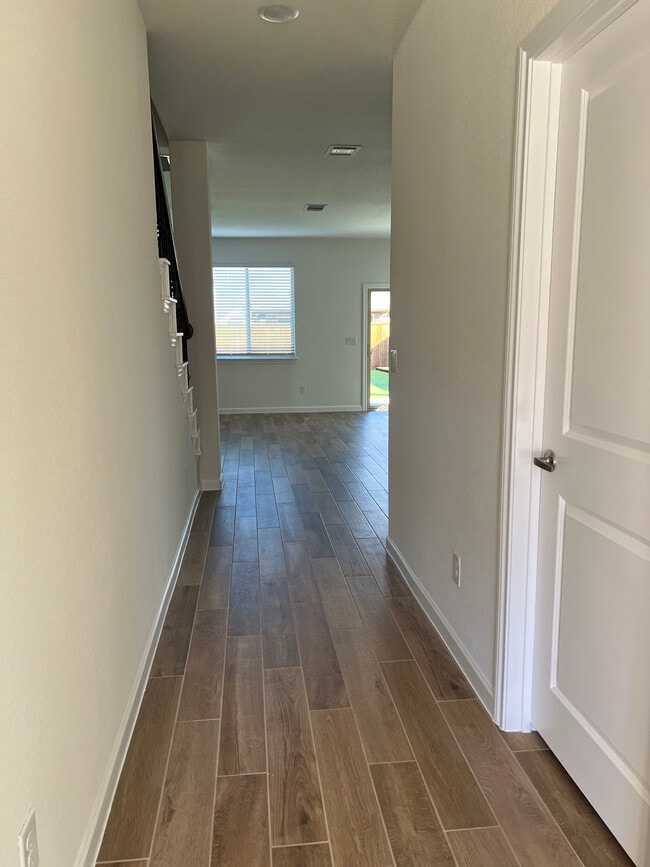 Building Photo - 1243 Mill Pl