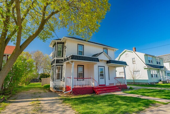 Foto del edificio - 427 Vernal Ave