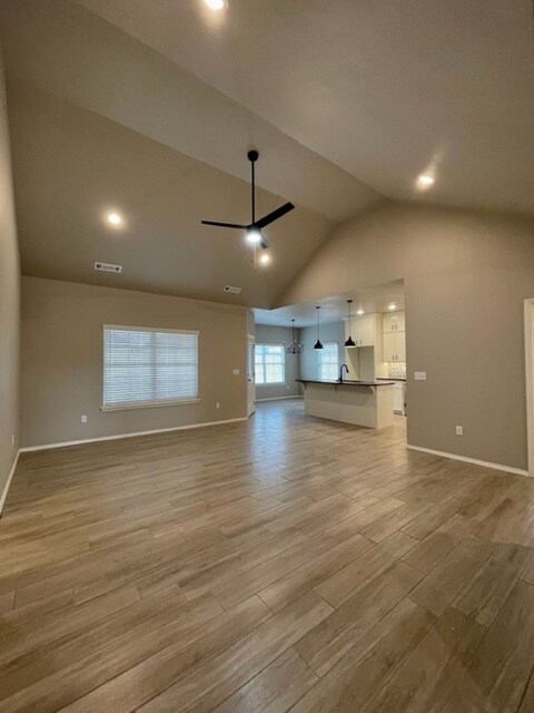 Foto del edificio - 663 Brimwood St