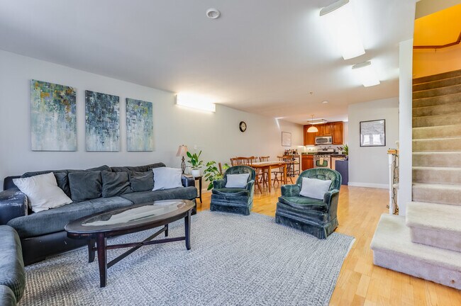 Foto del edificio - 316 Rindge Ave