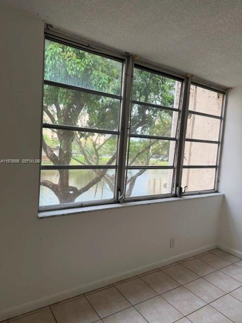 Foto del edificio - 7031 Environ Blvd