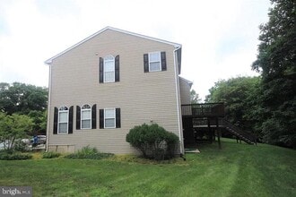 Building Photo - 18 Penmore Pl