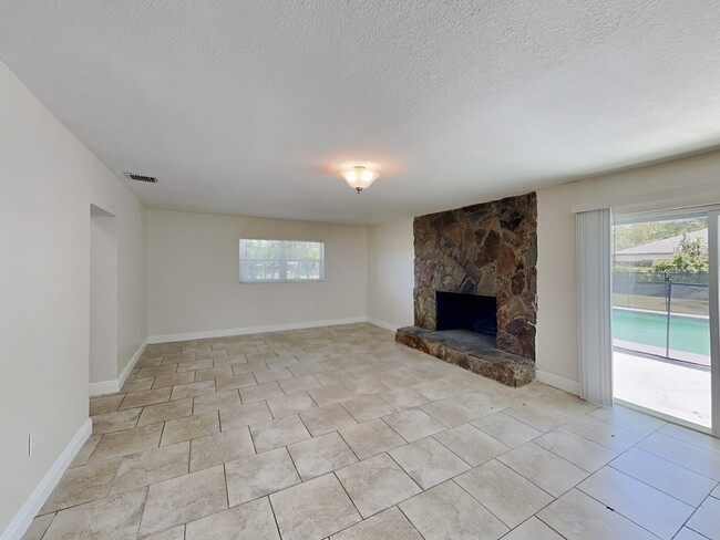 Building Photo - 4803 E Linebaugh Ave