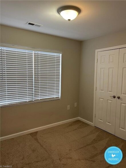 Foto del edificio - 1041 W Barton St