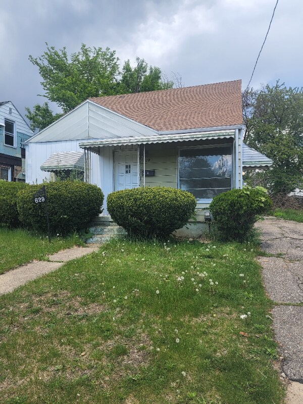 Primary Photo - 629 Spencer St