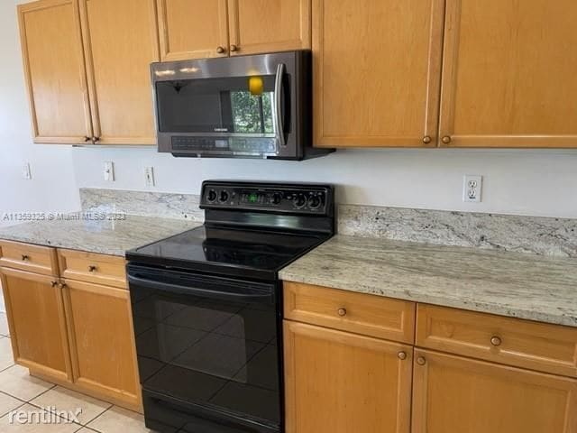 Building Photo - 3 br, 2.5 bath House - 8009 Pelican Harbou...
