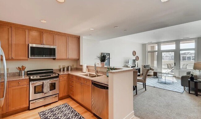 Foto del edificio - 7220 W Bonfils Pl