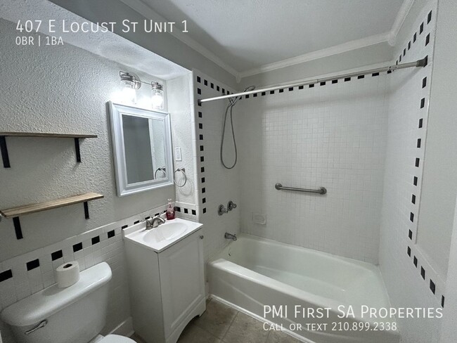 Foto del edificio - Renovated unit ready to move in by Downtow...