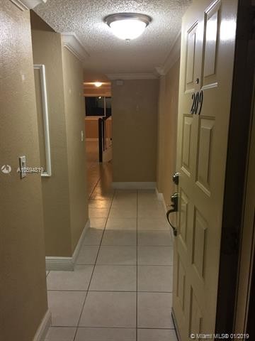 Foto del edificio - 180 Royal Palm Rd