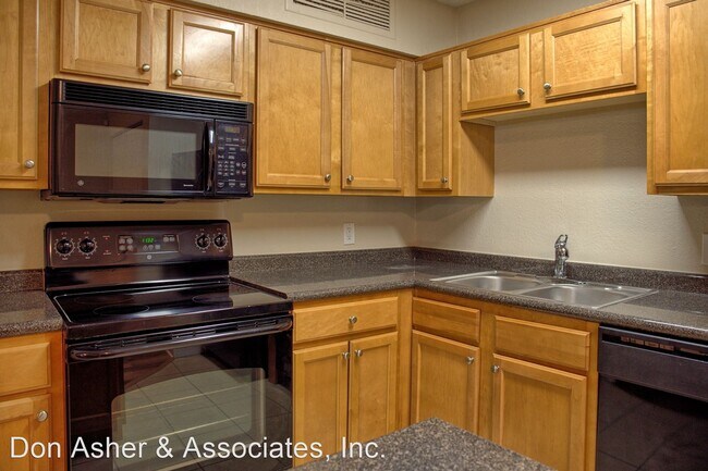 Building Photo - 2 br, 1 bath House - 465 Forestway Circle ...