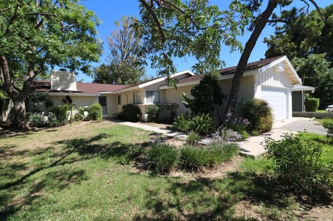 Foto del edificio - 3 BEDROOM, 2 BATH:  Home for Lease in Nort...