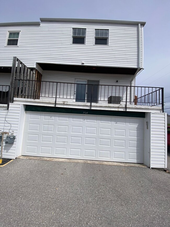 Building Photo - Old Hwy 63 S - 1201, #504