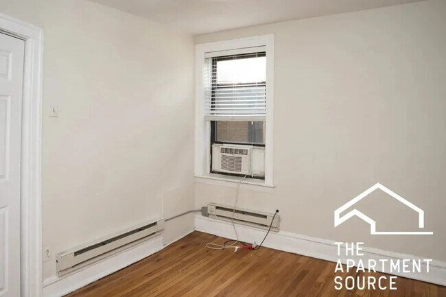 Foto del edificio - 837 W Cornelia Ave