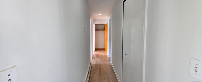 Building Photo - 54 Hallock St