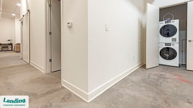 Building Photo - 300 S Broadway