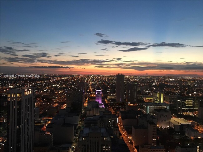 Foto del edificio - 50 Biscayne Blvd