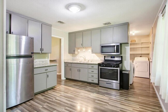 Foto del edificio - 1201 S. Tenth Street