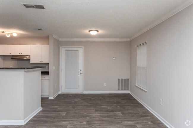 3 habitaciones, 2 baños, 1502 pies cuadrados - Alexander Crossing Apartments & Townhomes